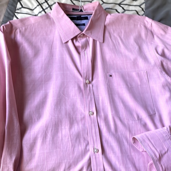 Tommy Hilfiger Large 16.5/17 pink with white pin stripe - Picture 1 of 6